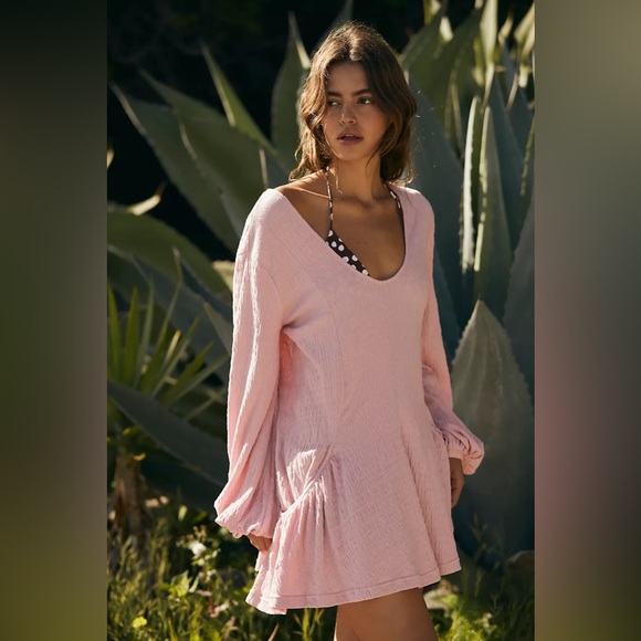 Free People Dresses & Skirts - Free People Blush Pink V‑Neck Mini Dress
